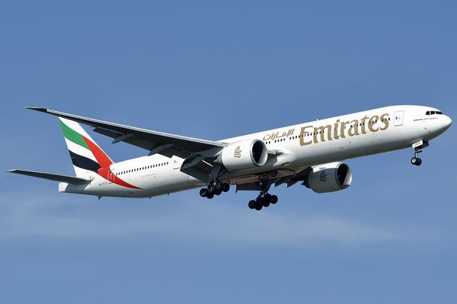 Boeing 777-200 (A6-ECC)