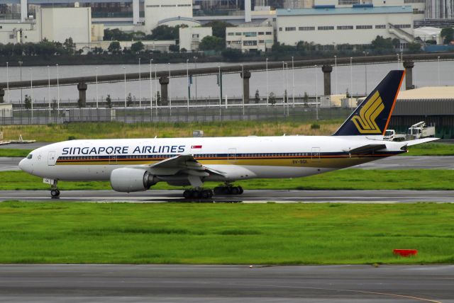 Boeing 777-200 (9V-SQL)