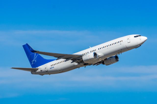 Boeing 737-800 (N916XA) - An iAero 737-800 taking off from PHX on 3/4/23. Taken with a Canon R7 and Canon EF 100-400 L II lens.