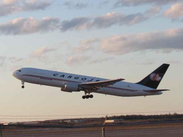 BOEING 767-300 (C-GVIJ)