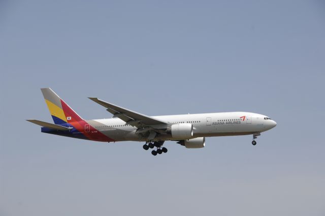 Boeing 777-200 (HL7739) - Final Approach to Narita Intl Airport R/W16L on 2011/5/9