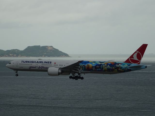 BOEING 777-300ER (TC-JJU)