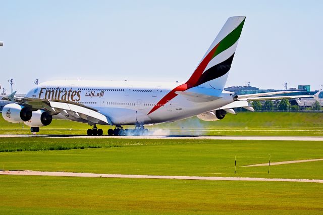 Airbus A380-800 (A6-EEF)