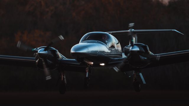 Diamond Twin Star (N518R)