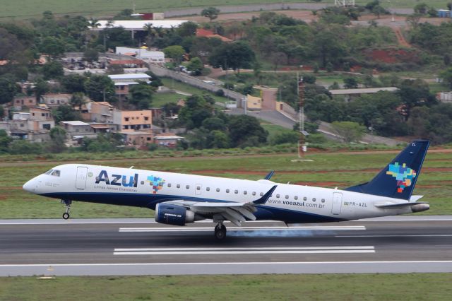 Embraer ERJ-190 (PR-AZL)