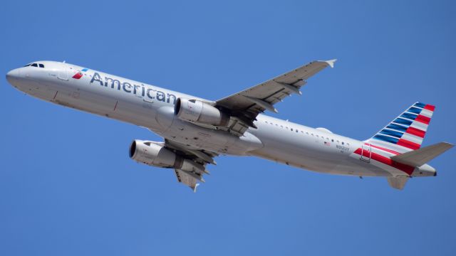 Airbus A321 (N912UY)
