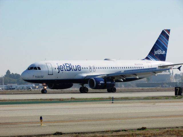 Airbus A320 (N793JB)