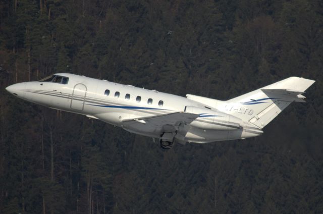 Hawker 800 (LY-LTD)