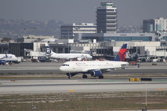 Airbus A319 (N347NB)