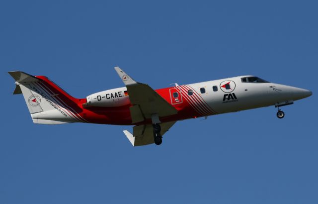 Learjet 55 (D-CAAE) - go-around