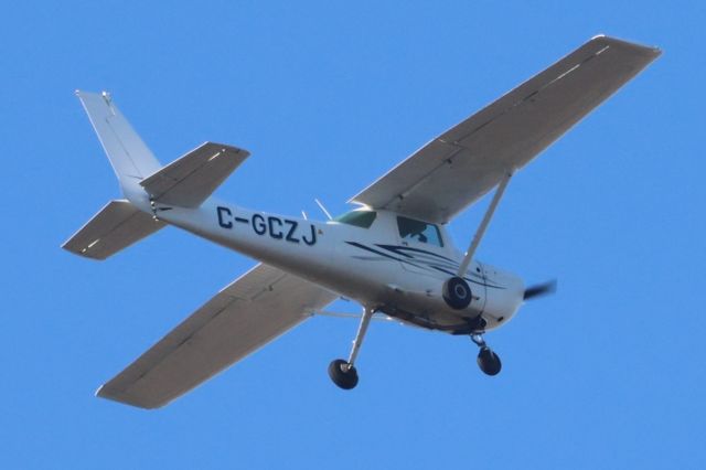 Cessna Commuter (C-GCZJ) - C-GCZJ Cessna Commuter 150M Montreal Flying Club. Inc. Altitude 427 Mètres. Vitesse 175 Km/H. Survolant la ville de Lavaltrie QC. Le 18-10-2024 à 15:21.