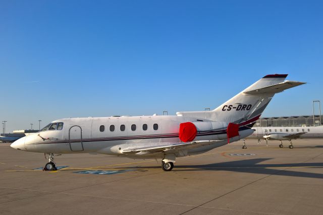 Hawker 800 (CS-DRO)