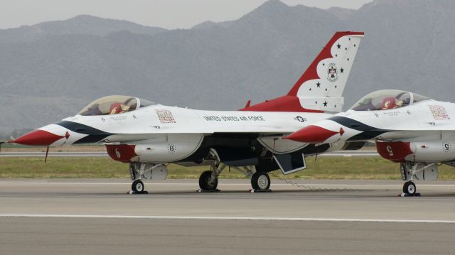 Lockheed F-16 Fighting Falcon — - Thunderbird #6