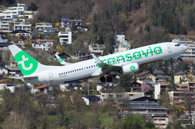 Boeing 737-800 (PH-HXA)