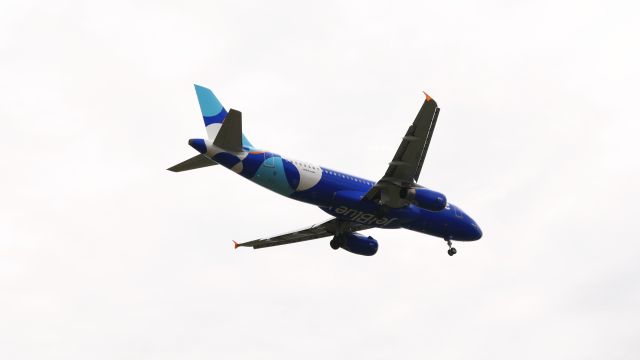 Airbus A320 (N796JB)