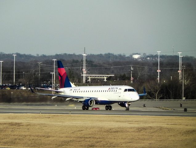 Embraer 170/175 (N212JQ) - 1-20-14