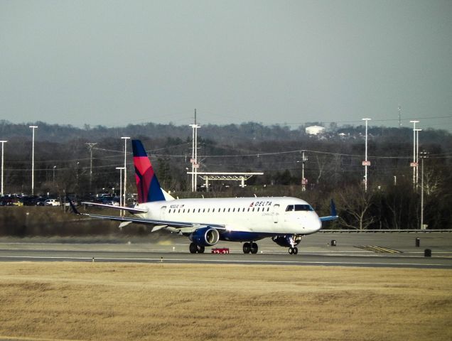 Embraer 170/175 (N212JQ) - 1-20-14