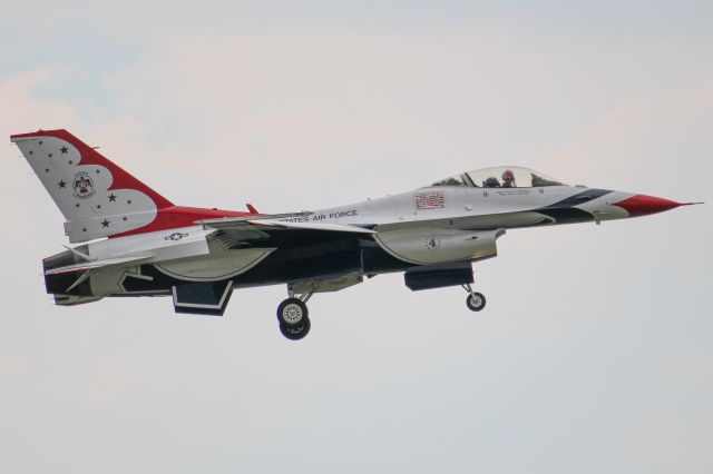 Lockheed F-16 Fighting Falcon —