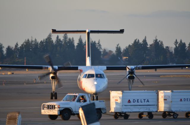 de Havilland Dash 8-100 (C-GVON) - Straight-ons acquired as Jazz zigzagged its way to the parking spot