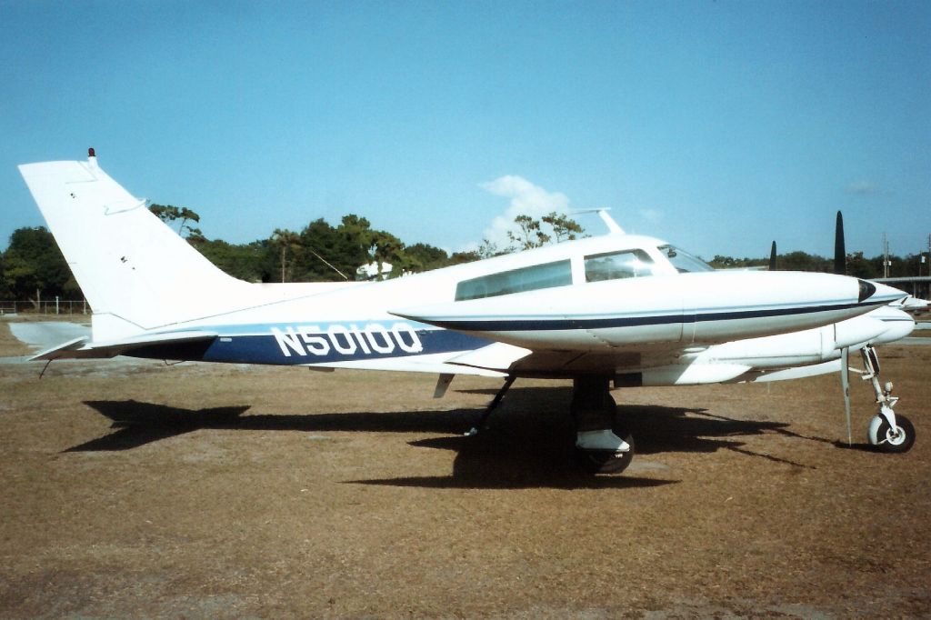 Cessna 310 (N5010Q) - Seen here in May-00.br /br /Since reregistered N255MB.