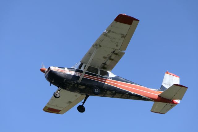 Cessna Skyhawk (N3953F)