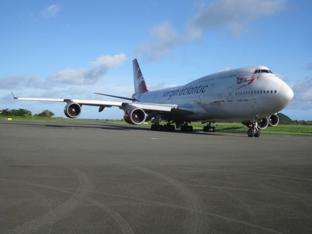 Boeing 747-400 (G-VTOP)