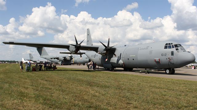 13-0612 — - Thunder Over Michigan 2019