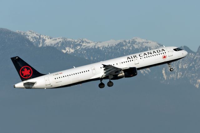 Airbus A321 (C-GIUB)
