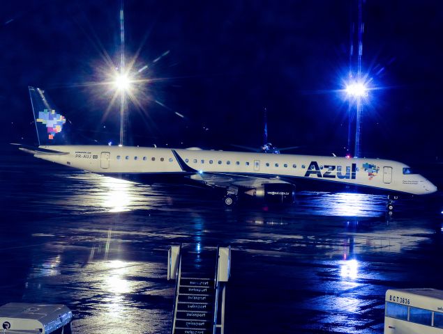 EMBRAER 195 (PR-AUJ)