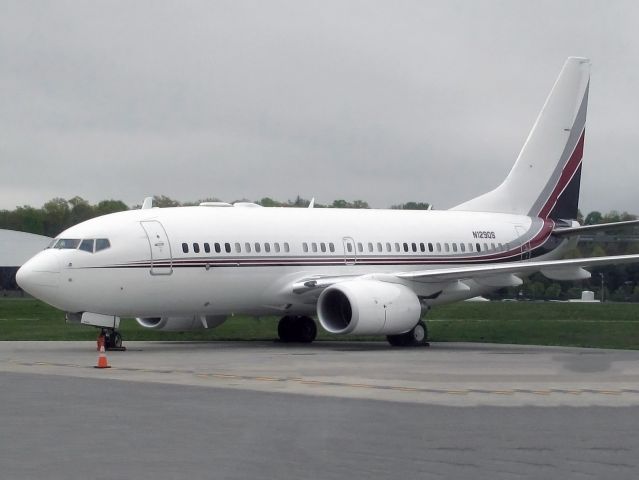 Boeing 737-200 (N129QS) - The top class of fractional ownership aircraft.