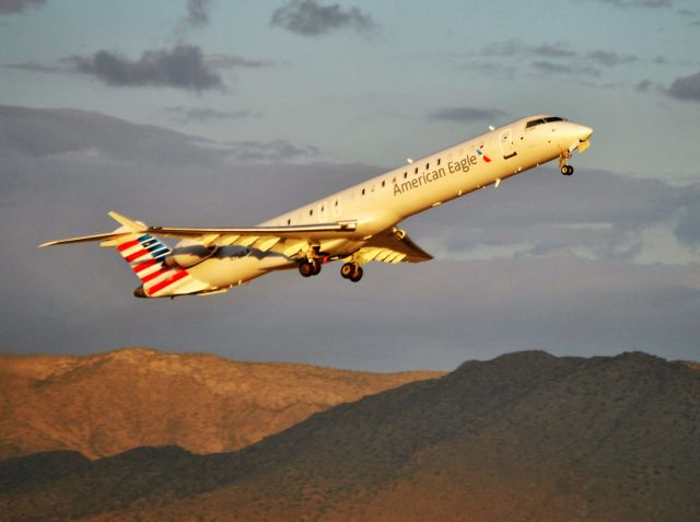 Canadair Regional Jet CRJ-900 (N954LR)