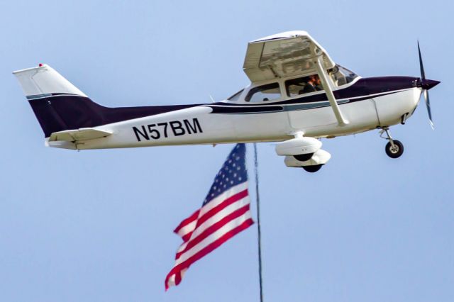 Cessna Skyhawk (N57BM) - America