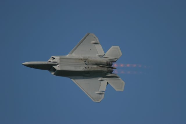 — — - F-22 EAA Oshkosh 2008