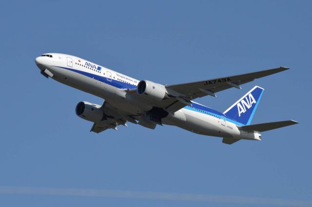 Boeing 777-200 (JA743A) - 2014-08-26