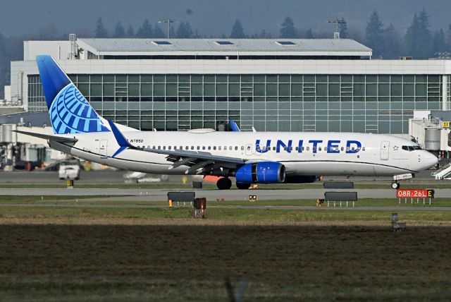 Boeing 737-800 (N78511)