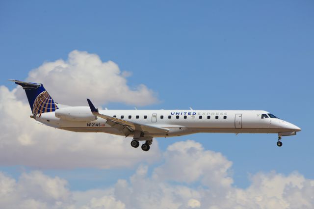 Embraer ERJ-145 (N12145)