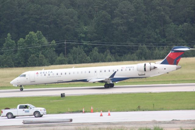 Canadair Regional Jet CRJ-900 (N301PQ)