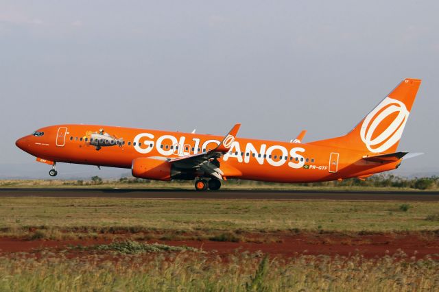 Boeing 737-800 (PR-GTF) - SPECIAL COLORS, 10 YEARS!!