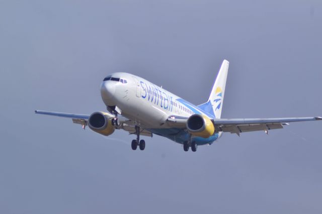 BOEING 737-400 (N806TJ) - Swift air 737-400 preparing for its touchdown at KBWI Airport