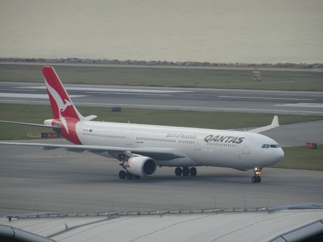 Airbus A330-300 (VH-QPC)