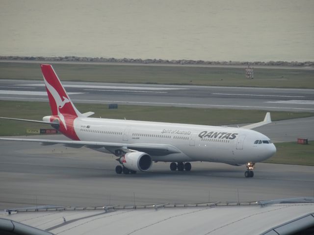 Airbus A330-300 (VH-QPC)