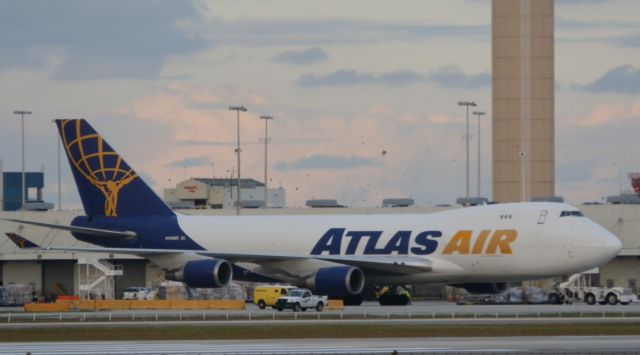 Boeing 747-400 (N499MC) - Aircraft towing and taxiing!