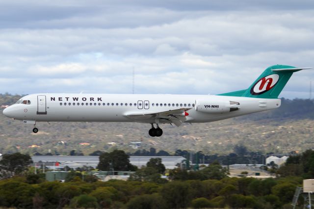 Fokker 100 (VH-NHI)