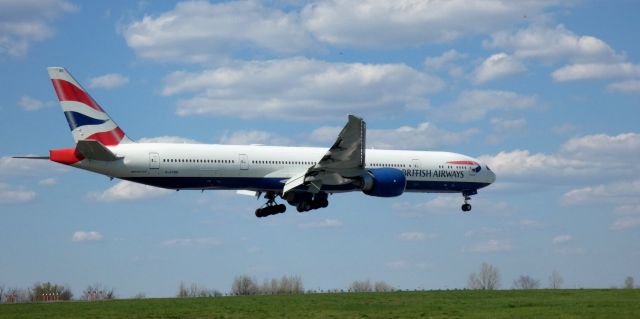 BOEING 777-300ER (G-STBE) - About to touch down is this 2011 British Airways Boeing 777-36N (ER) in the Spring of 2023. EGLL - KPHL