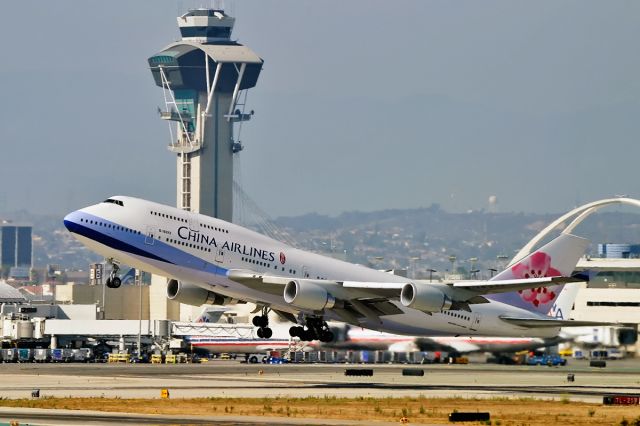 Boeing 747-400 (B-18212) - China Airlines 747 taking off @ KLAX.