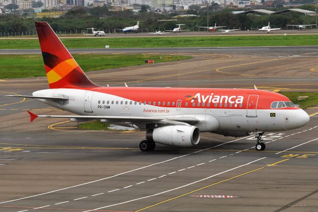 Airbus A319 (PR-ONM)