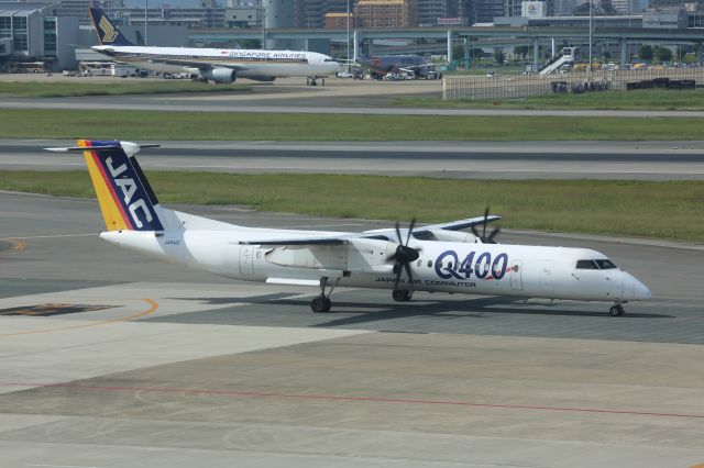 de Havilland Dash 8-400 (JA842C)