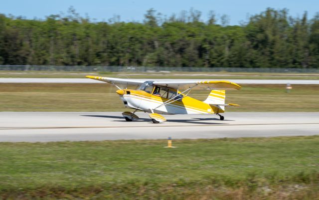 CHAMPION Tri-Traveler (N5042E) - taxing to runway 5