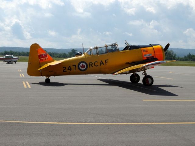 North American T-6 Texan (N1811B)