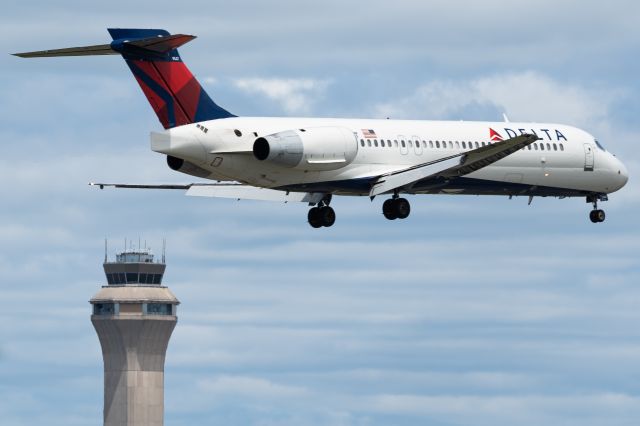 Boeing 717-200 (N998AT)